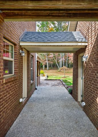 900 Brotherton Dr, Cookeville, TN 38506