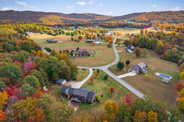 900 Brotherton Dr, Cookeville, TN 38506