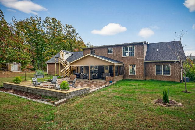 900 Brotherton Dr, Cookeville, TN 38506