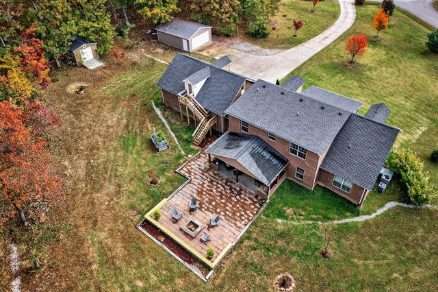 900 Brotherton Dr, Cookeville, TN 38506