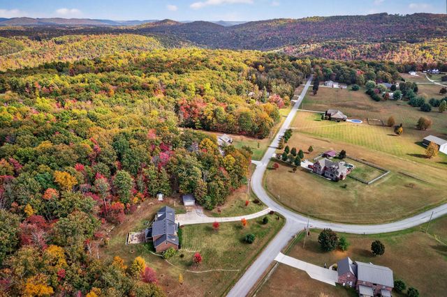 900 Brotherton Dr, Cookeville, TN 38506