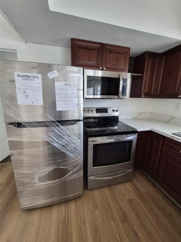 1711 NW 27th Ter, Fort Lauderdale, FL 33311