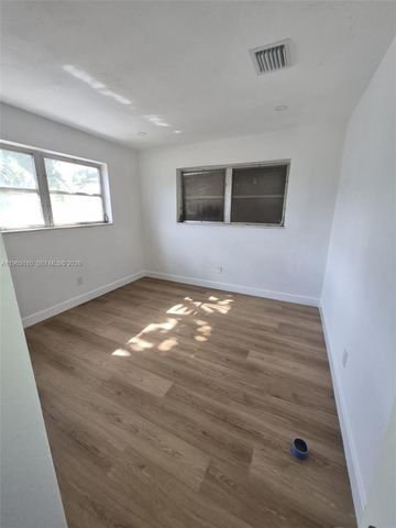 1711 NW 27th Ter, Fort Lauderdale, FL 33311