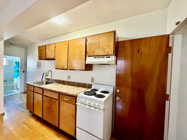 21 Billings Rd 1, Quincy, MA 02171