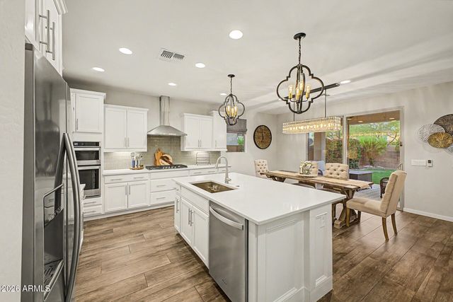 2906 E SANDS Drive, Phoenix, AZ 85050