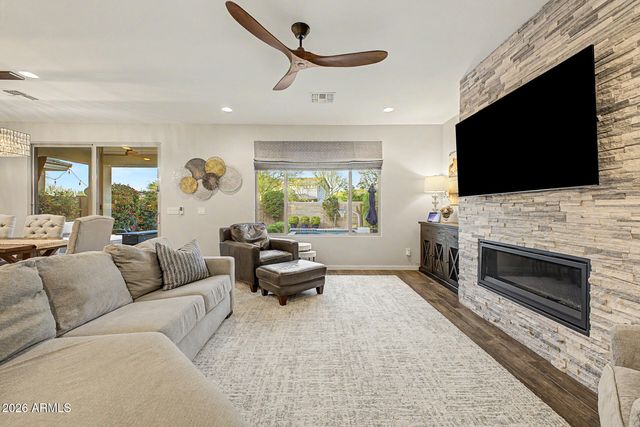 2906 E SANDS Drive, Phoenix, AZ 85050