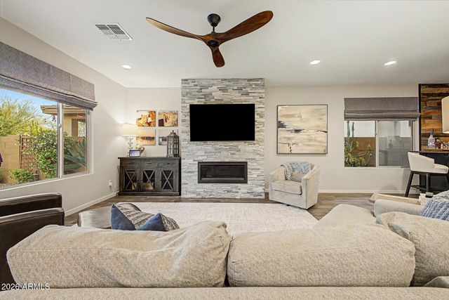 2906 E SANDS Drive, Phoenix, AZ 85050