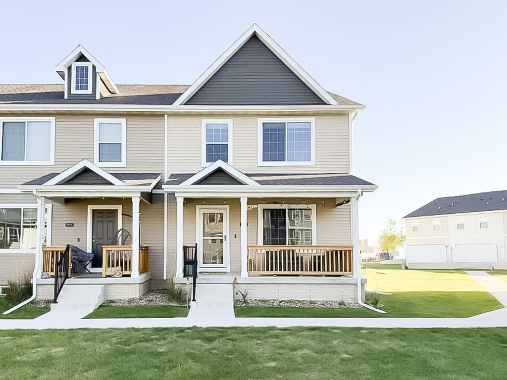 801 Oakmont Place, Norwalk, IA 50211
