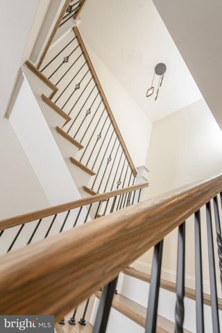 2328 ROCKVALE RD, Lancaster, PA 17602