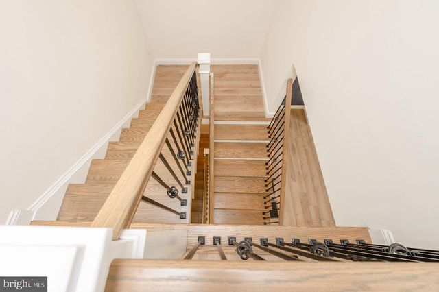 2328 ROCKVALE RD, Lancaster, PA 17602