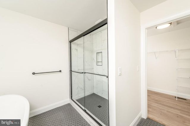 2328 ROCKVALE RD, Lancaster, PA 17602