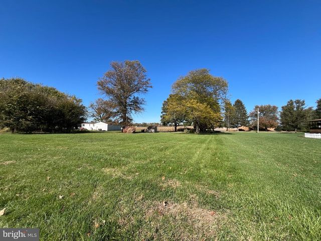 2328 ROCKVALE RD, Lancaster, PA 17602