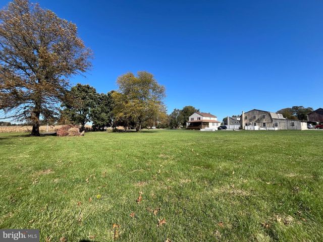 2328 ROCKVALE RD, Lancaster, PA 17602