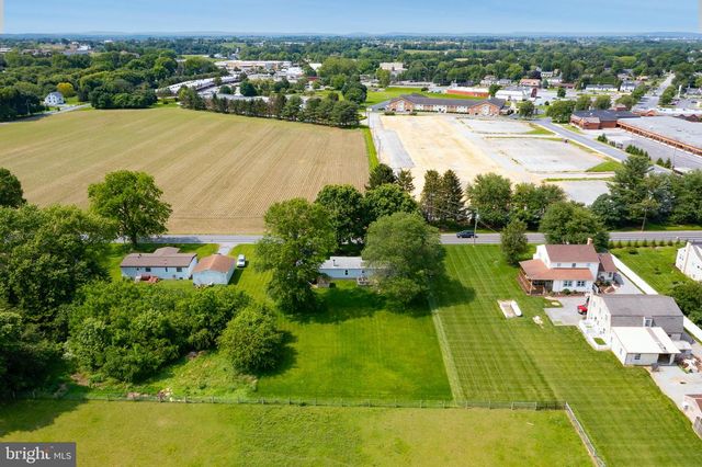 2328 ROCKVALE RD, Lancaster, PA 17602