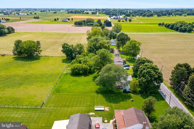 2328 ROCKVALE RD, Lancaster, PA 17602