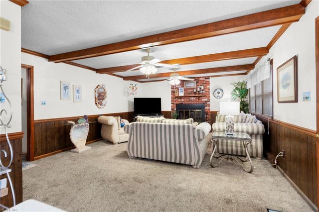 552 Sterling RD, Virginia Beach, VA 23464