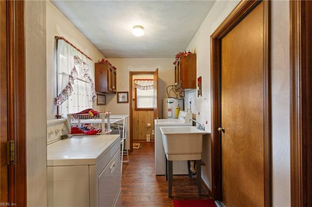 552 Sterling RD, Virginia Beach, VA 23464