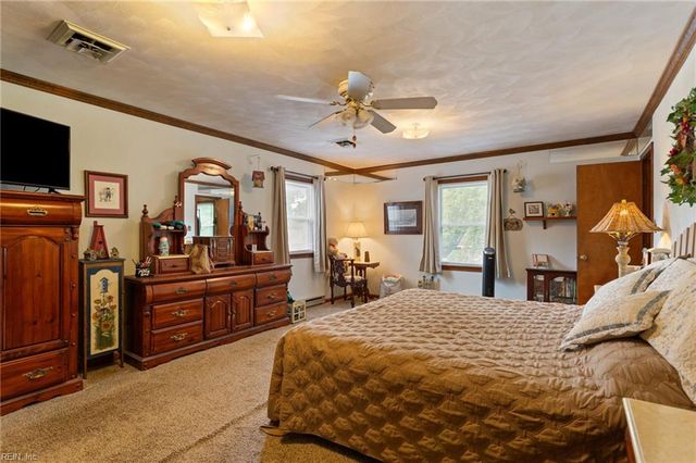 552 Sterling RD, Virginia Beach, VA 23464