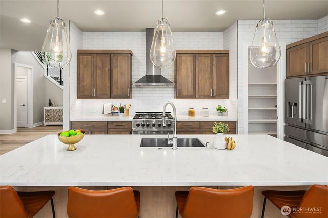 2483 242nd Place NE, Sammamish, WA 98074