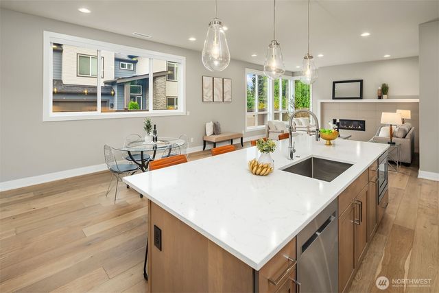 2483 242nd Place NE, Sammamish, WA 98074