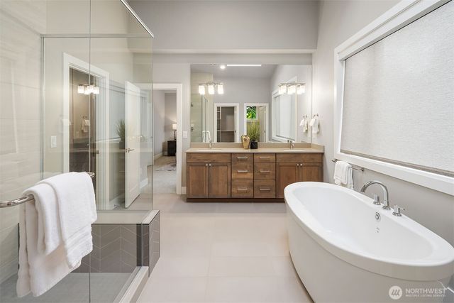 2483 242nd Place NE, Sammamish, WA 98074