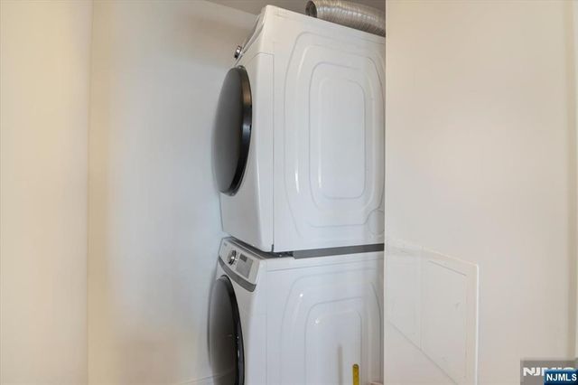 1 Claridge Drive 602, Verona, NJ 07044