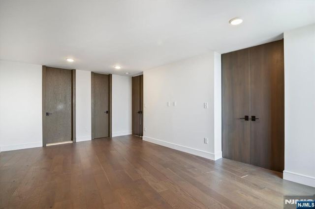 1 Claridge Drive 602, Verona, NJ 07044