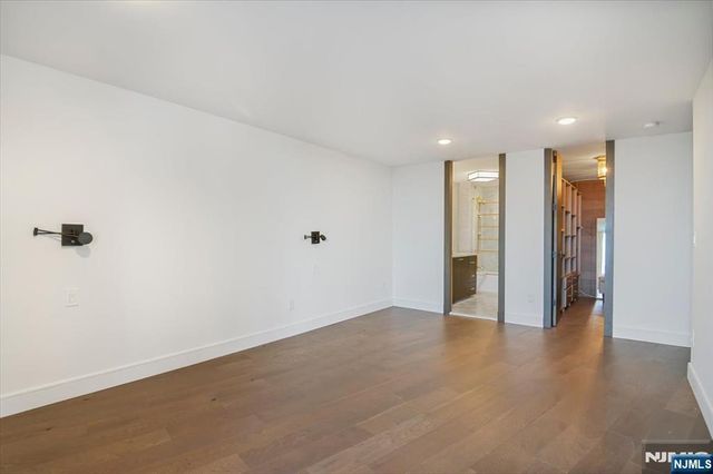 1 Claridge Drive 602, Verona, NJ 07044
