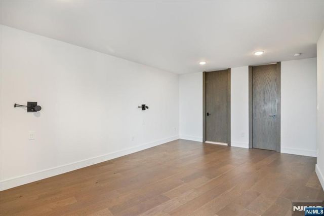 1 Claridge Drive 602, Verona, NJ 07044