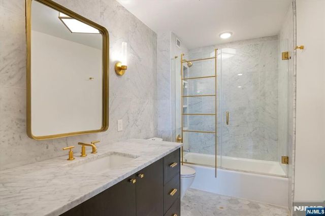 1 Claridge Drive 602, Verona, NJ 07044