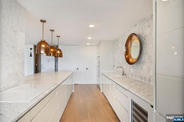 1 Claridge Drive 602, Verona, NJ 07044