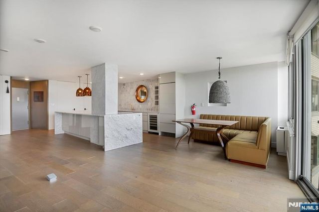 1 Claridge Drive 602, Verona, NJ 07044