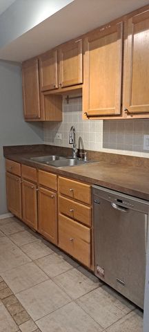 12B Kingery Quarter Road 108, Willowbrook, IL 60527