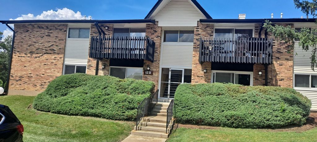12B Kingery Quarter Road 108, Willowbrook, IL 60527