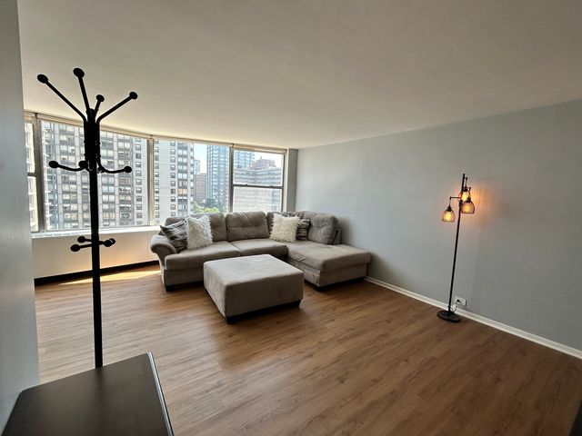 5757 N Sheridan Road 7D, Chicago, IL 60640