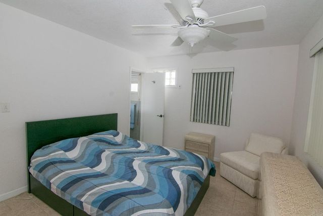 4056 Lake Osborne Drive 15, Lake Worth, FL 33461