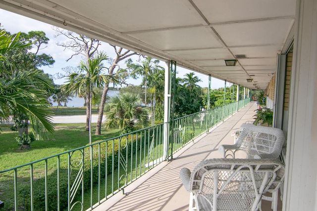 4056 Lake Osborne Drive 15, Lake Worth, FL 33461