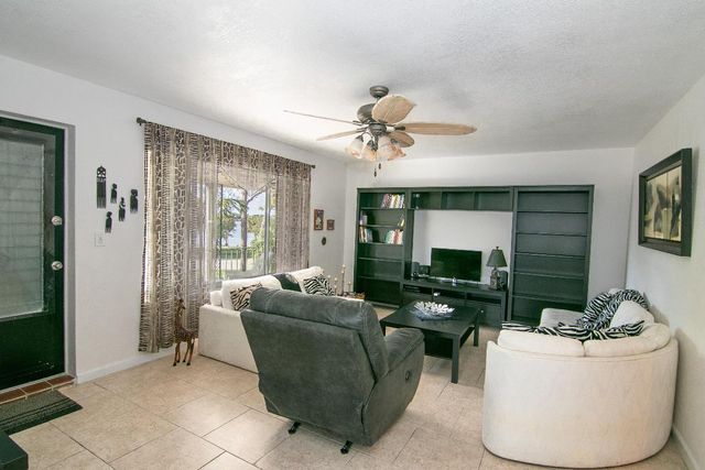 4056 Lake Osborne Drive 15, Lake Worth, FL 33461