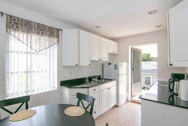 4056 Lake Osborne Drive 15, Lake Worth, FL 33461