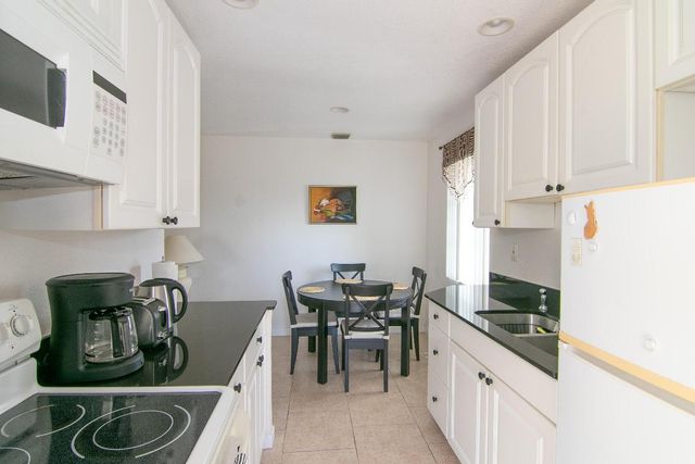 4056 Lake Osborne Drive 15, Lake Worth, FL 33461