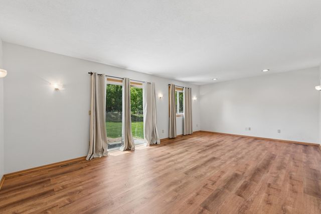 22463 129th Place N, Rogers, MN 55374