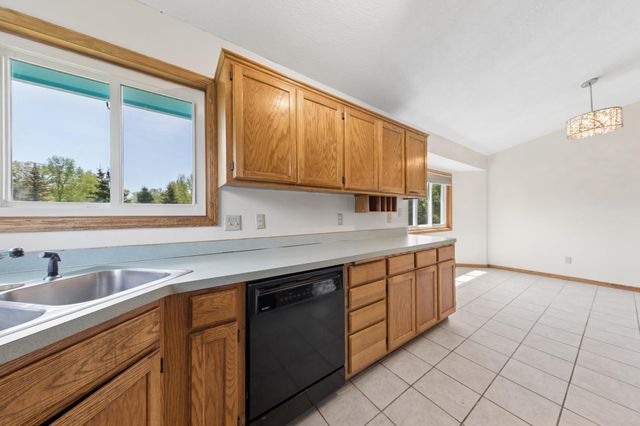 22463 129th Place N, Rogers, MN 55374