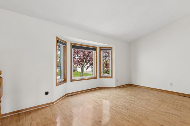 22463 129th Place N, Rogers, MN 55374