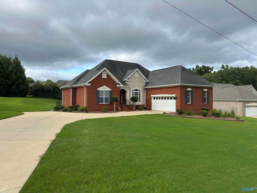 1290 River Run Road, Southside, AL 35907