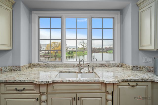 435 Winfield Lane, Inverness, IL 60010
