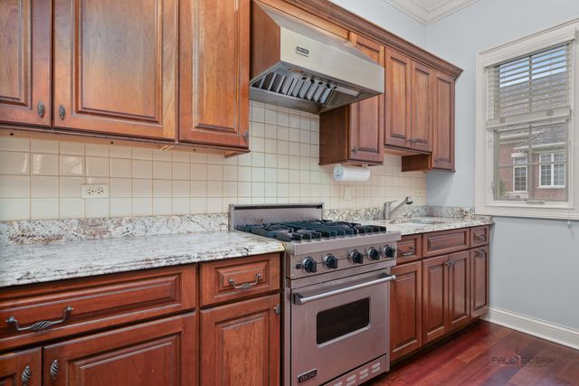 435 Winfield Lane, Inverness, IL 60010