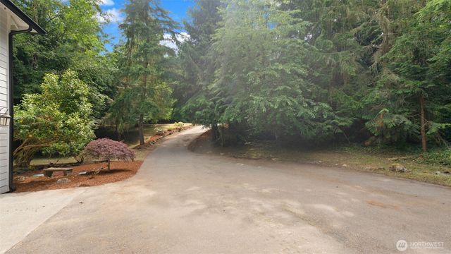 4762 NE Tree Ridge Lane, Poulsbo, WA 98370