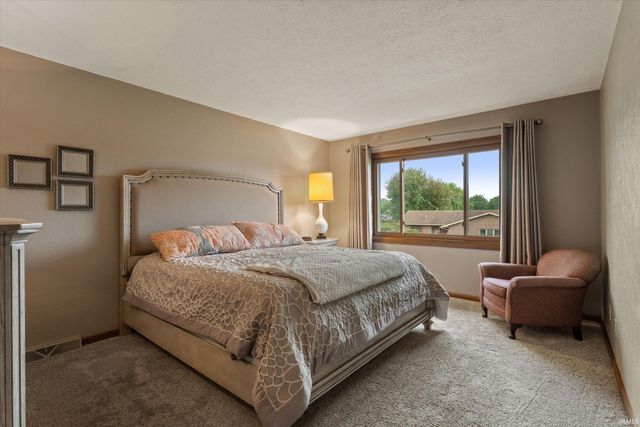 59214 Park Shore Drive, Elkhart, IN 46517
