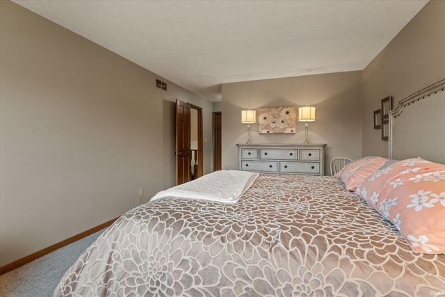 59214 Park Shore Drive, Elkhart, IN 46517