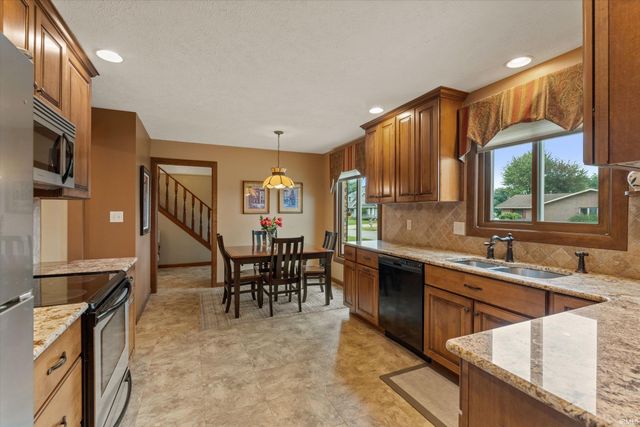 59214 Park Shore Drive, Elkhart, IN 46517